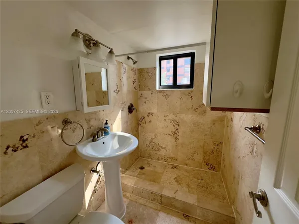 $2,350 | 3242 Mary Street, Unit S115, Miami, FL 33133