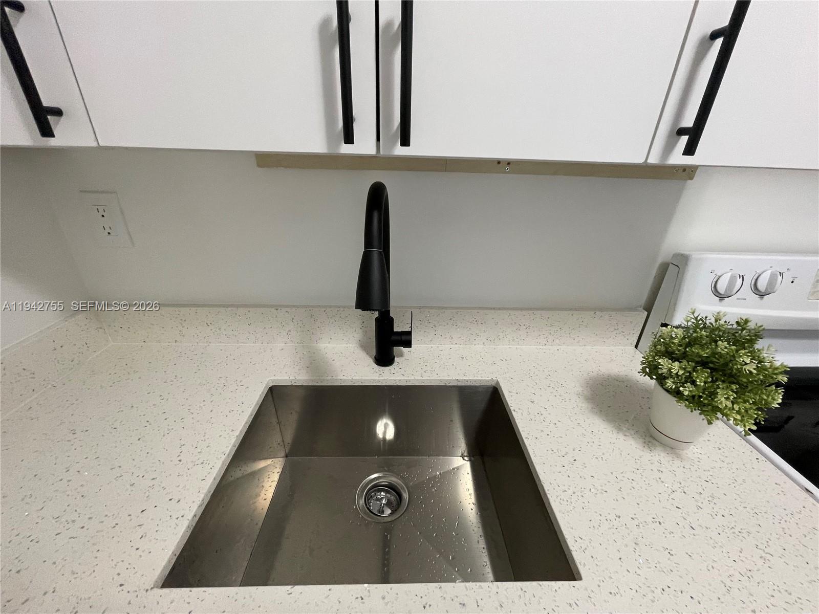 142 Southwest 18th Avenue, Unit 19 Miami, FL 33135 - Photo 6 of 28 a close view of kitchen appliances