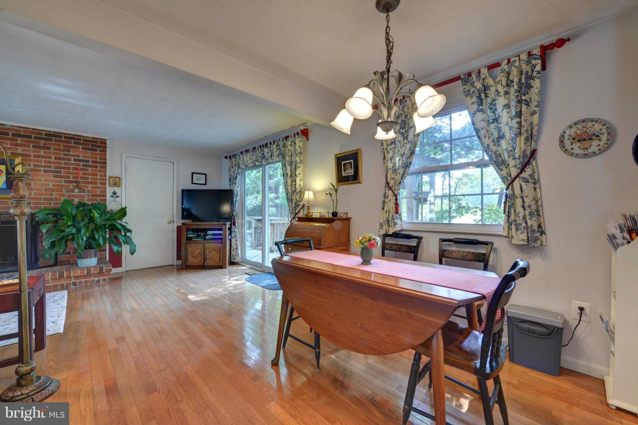 6119 Covered Bridge Road Burke, VA 22015 - Photo 11 of 30 Kitchen