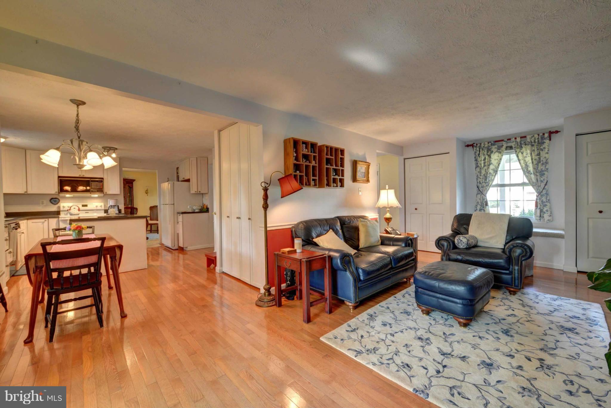6119 Covered Bridge Road Burke, VA 22015 - Photo 13 of 30 Family Room