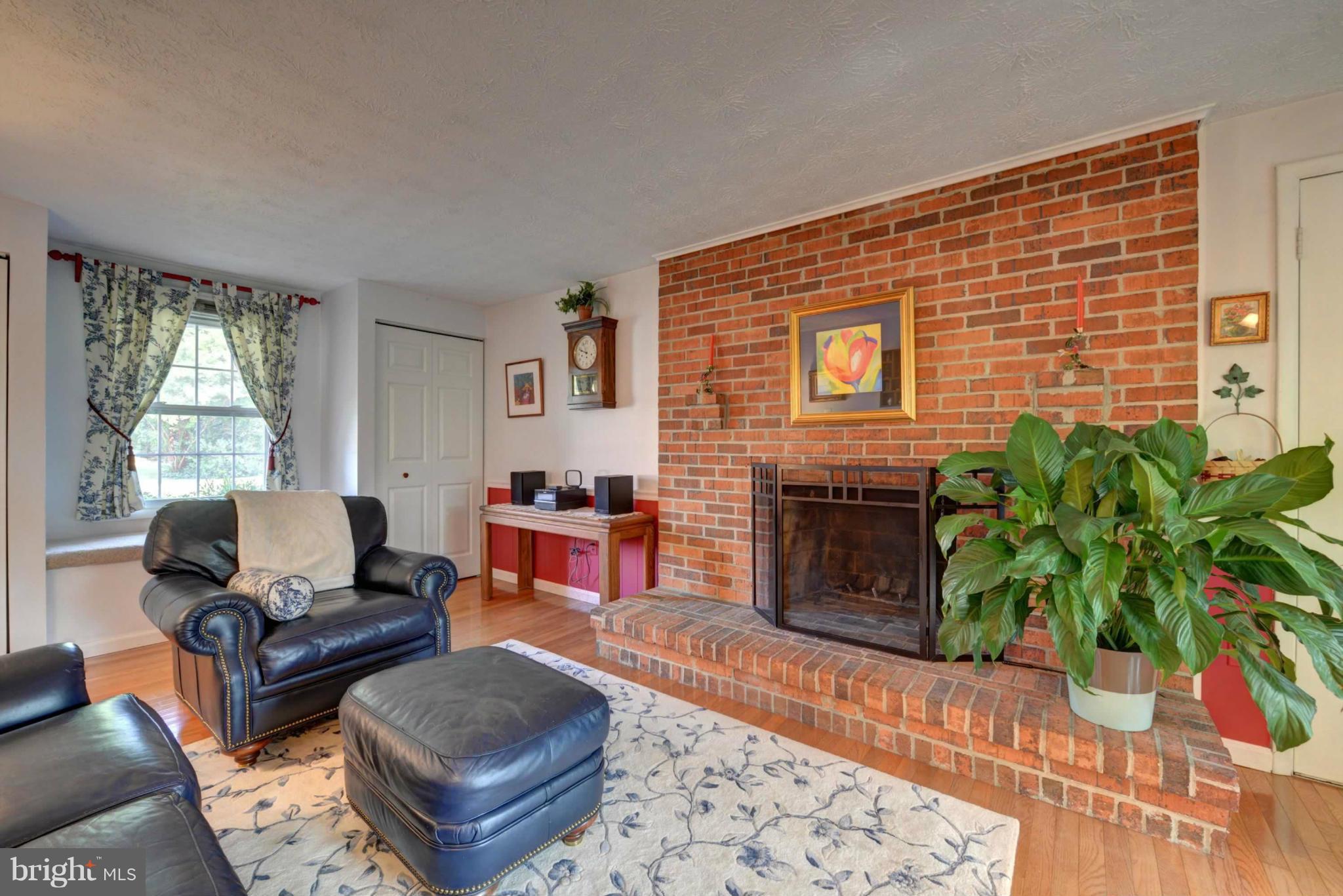 6119 Covered Bridge Road Burke, VA 22015 - Photo 14 of 30 Family Room
