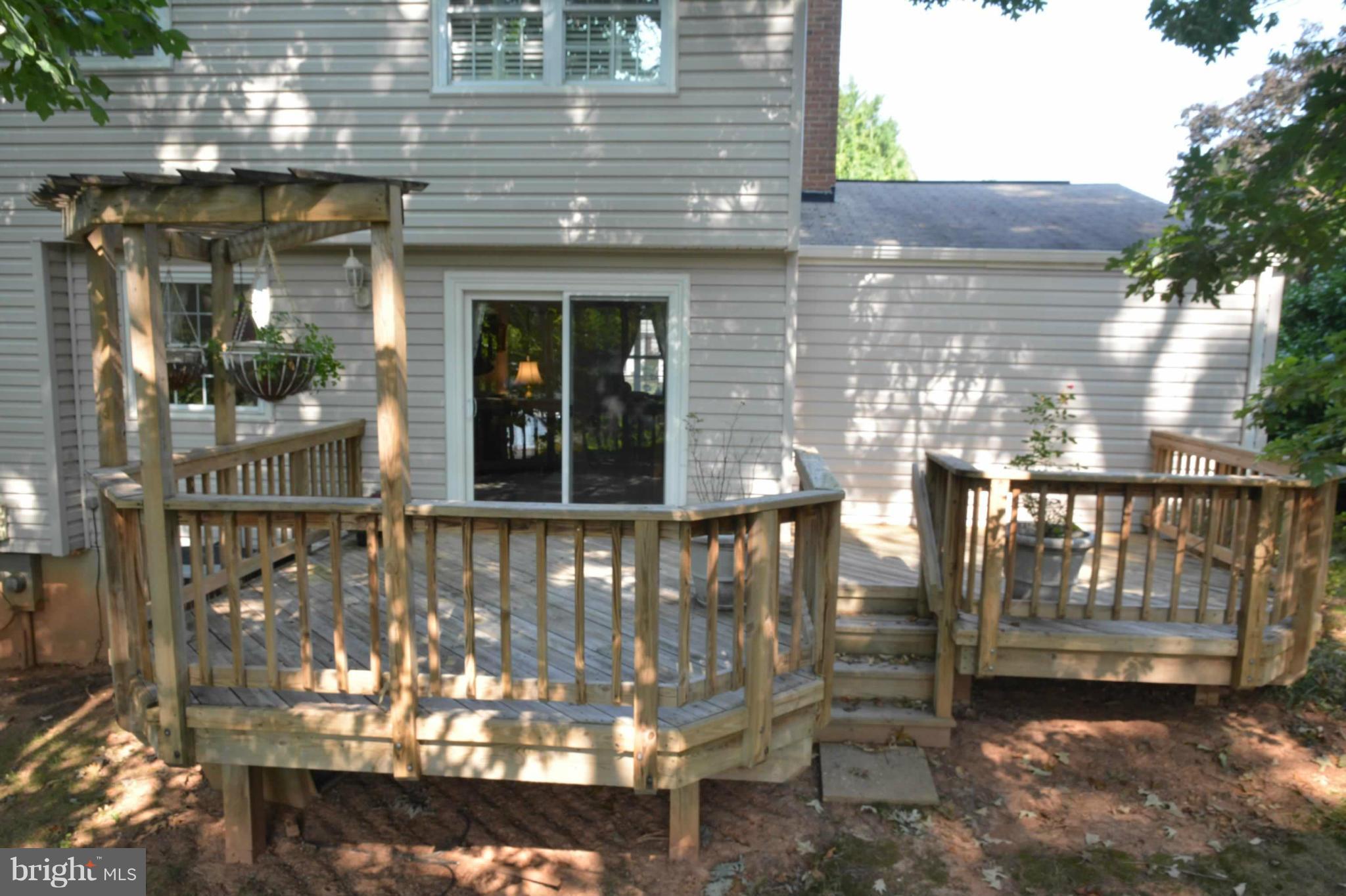 6119 Covered Bridge Road Burke, VA 22015 - Photo 25 of 30 Exterior (Rear)