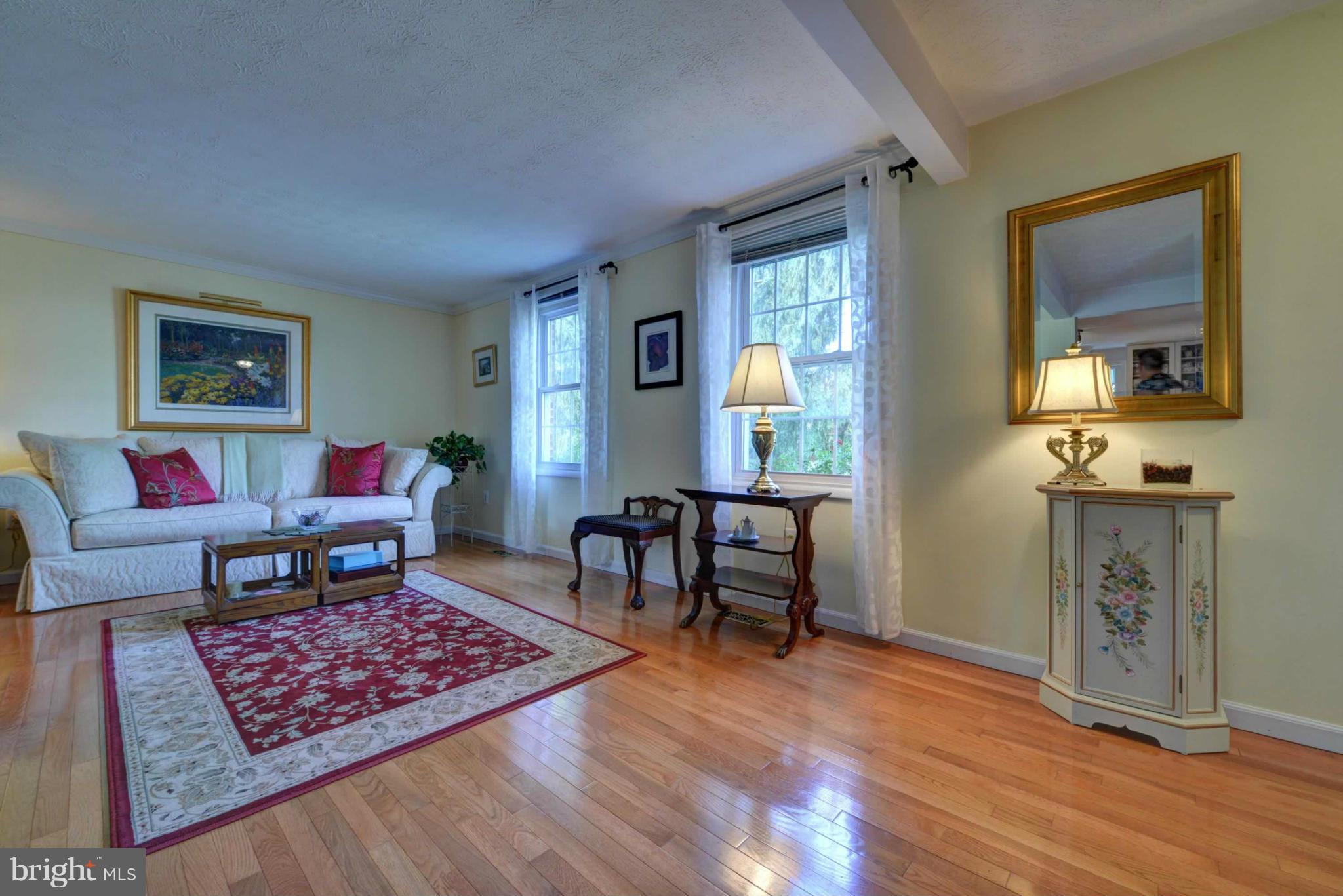 6119 Covered Bridge Road Burke, VA 22015 - Photo 4 of 30 Living Room