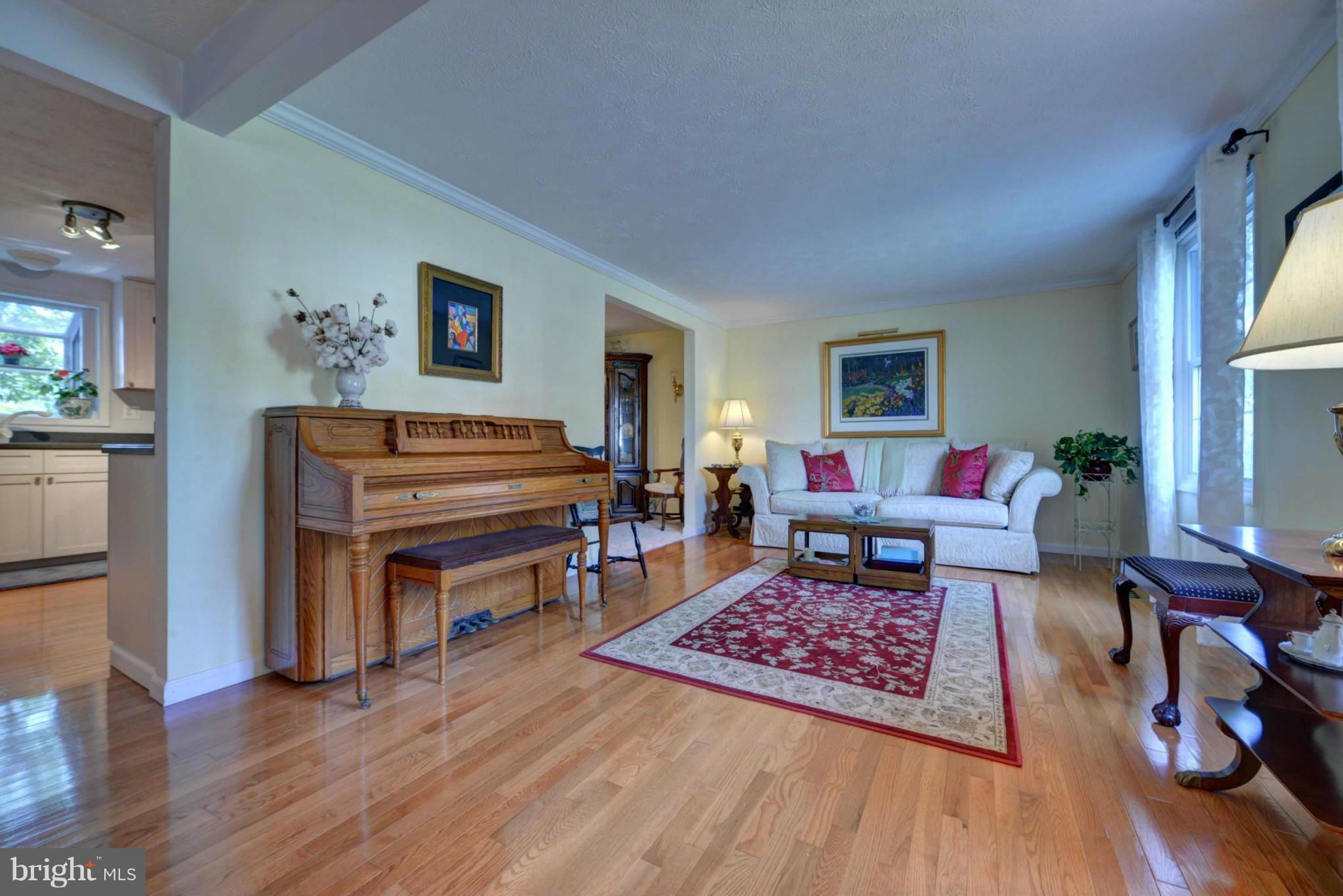 6119 Covered Bridge Road Burke, VA 22015 - Photo 5 of 30 Living Room