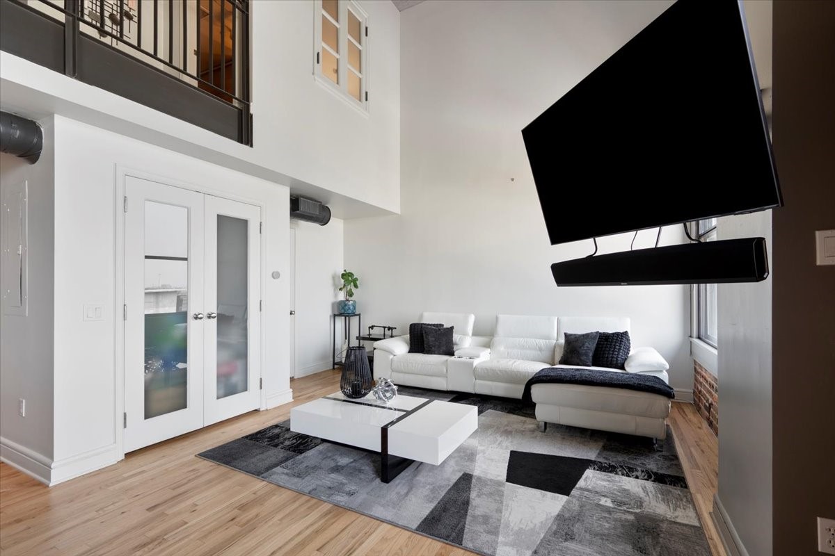 915 Franklin Street, Unit 9G Houston, TX 77002 - Photo 6 of 33