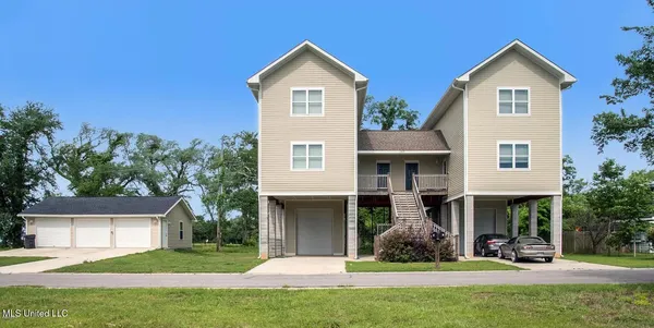 $2,800 | 153 Markham Drive, Unit A, Gulfport, MS 39507