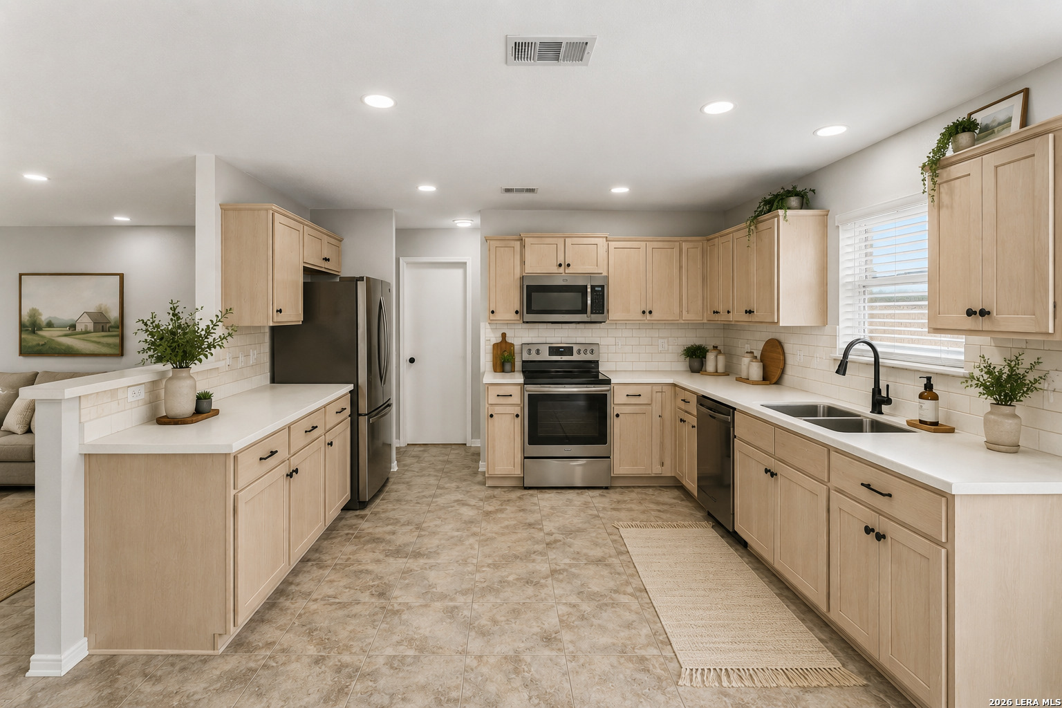 8927 Interlachen Selma, TX 78154 - Photo 4 of 48
