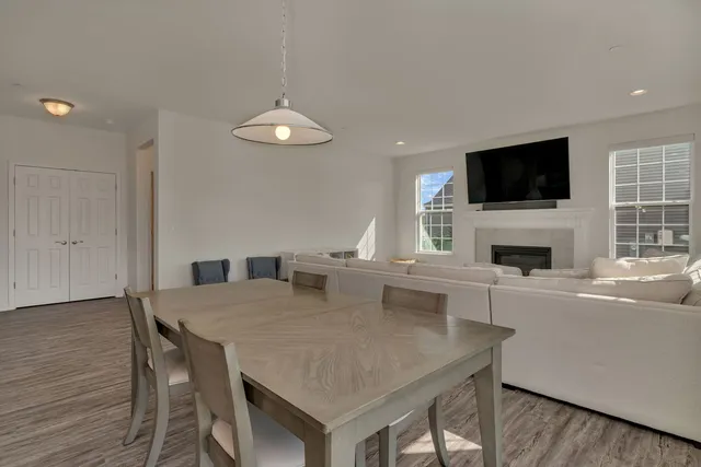 $610,000 | 5815 Fairview Lane, Hoffman Estates, IL 60192