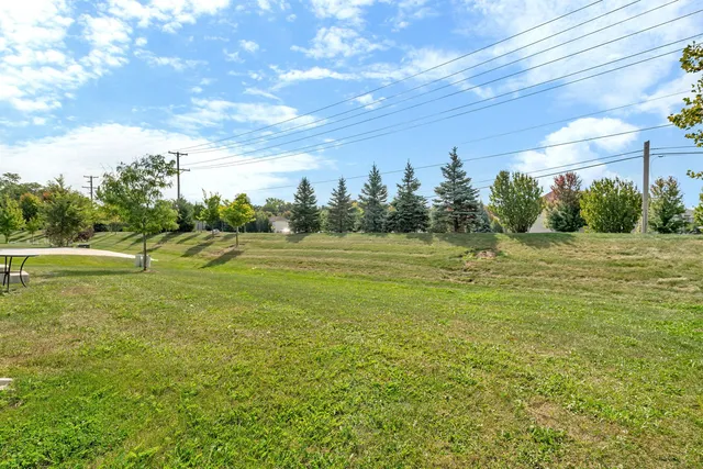 $610,000 | 5815 Fairview Lane, Hoffman Estates, IL 60192