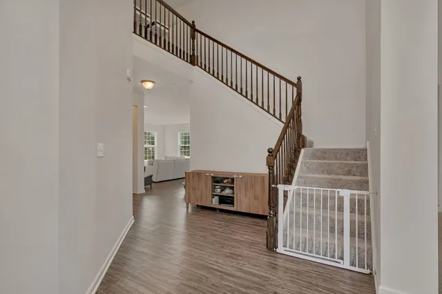 $610,000 | 5815 Fairview Lane, Hoffman Estates, IL 60192