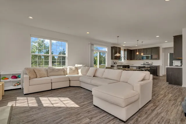 $610,000 | 5815 Fairview Lane, Hoffman Estates, IL 60192