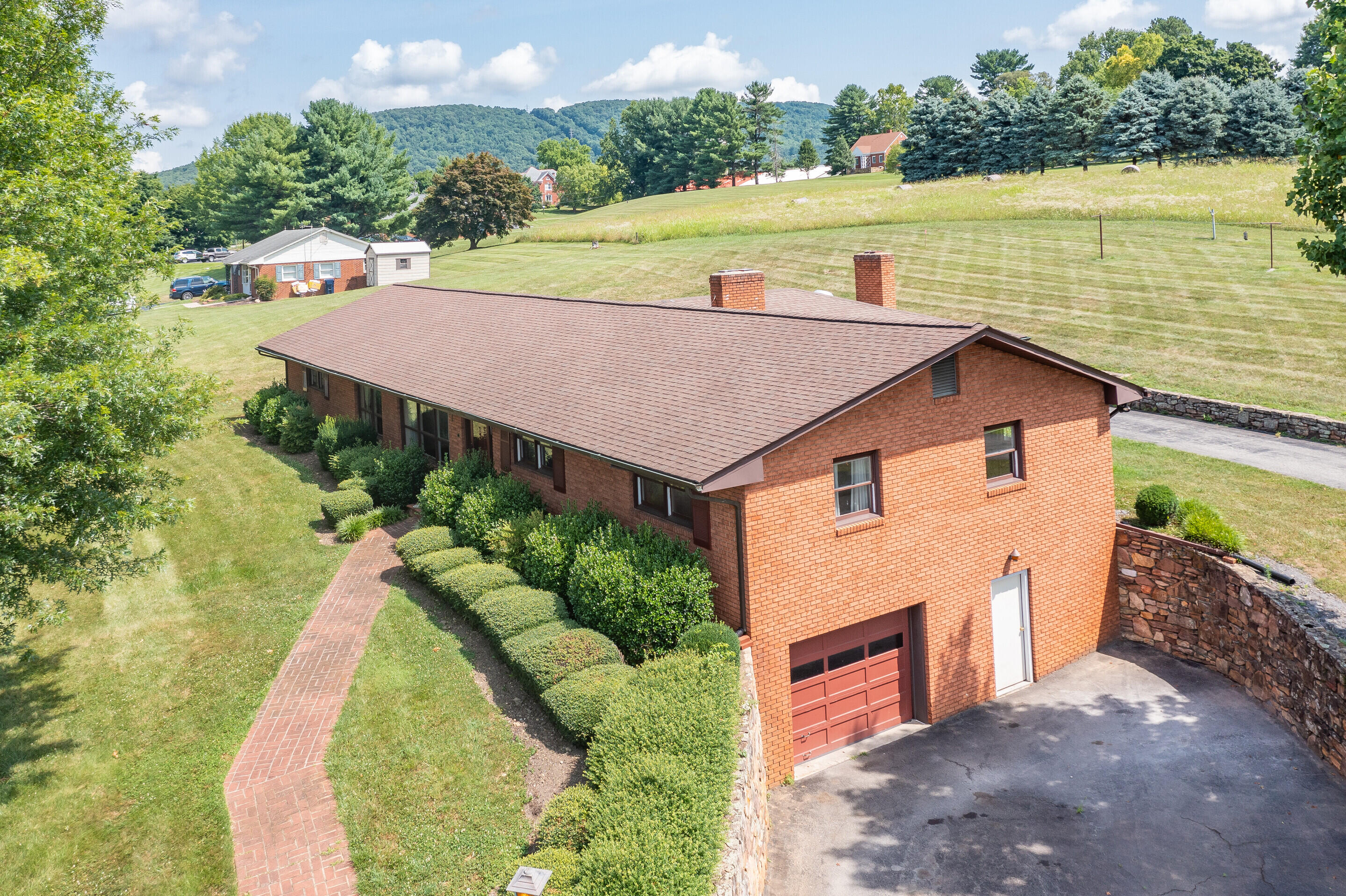 5296 Cloverdale Road Roanoke, VA 24012 - Photo 1 of 48 38_5296_Cloverdale_Rd38_mls