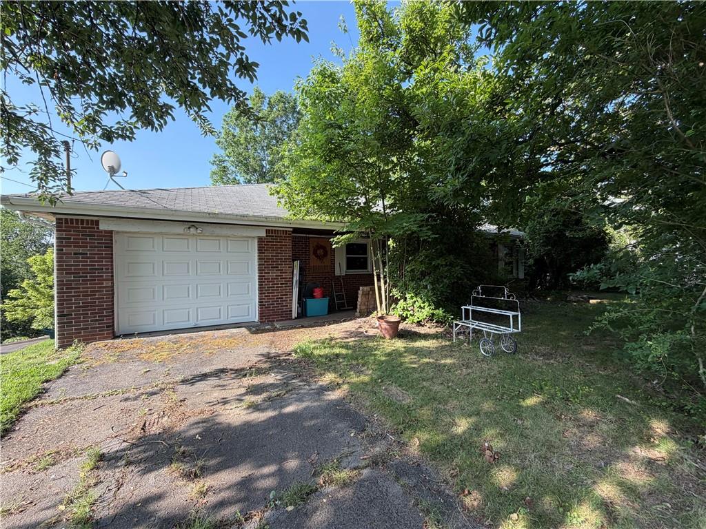 141 Ridge Avenue Aliquippa, PA 15001 - Photo 1 of 10