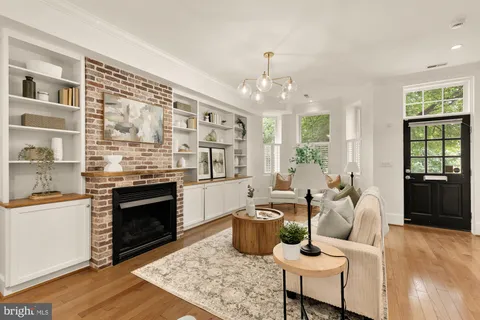 $1,299,000 | 502 12th Street Northeast, Washington, DC 20002