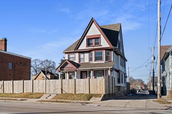 $339,900 | 124 West North Avenue, Milwaukee, WI 53212