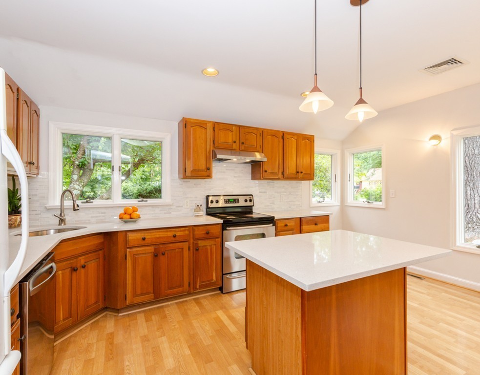 5 Holton Road Lexington, MA 02421 - Photo 12 of 27