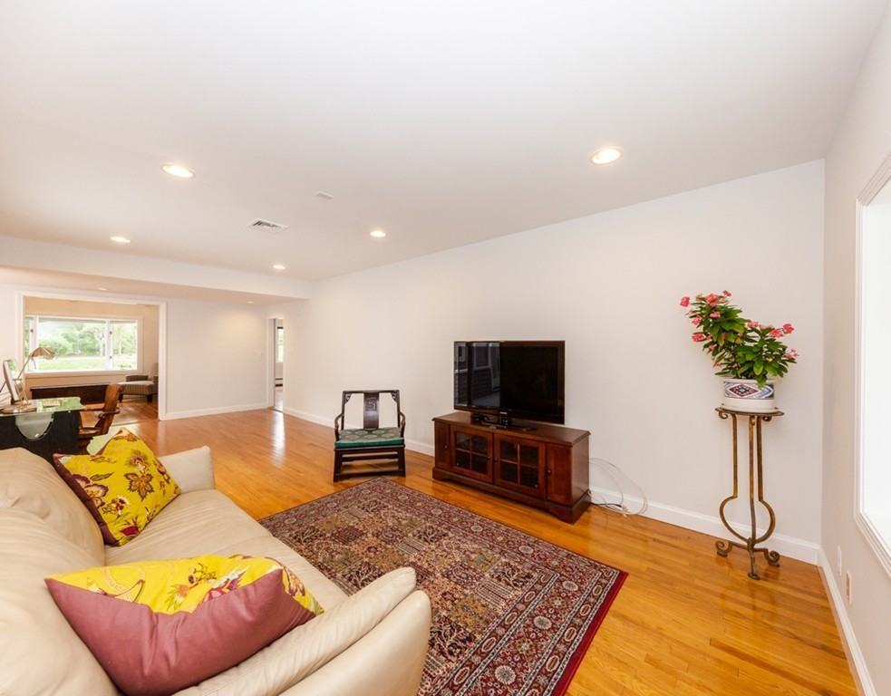 5 Holton Road Lexington, MA 02421 - Photo 7 of 27