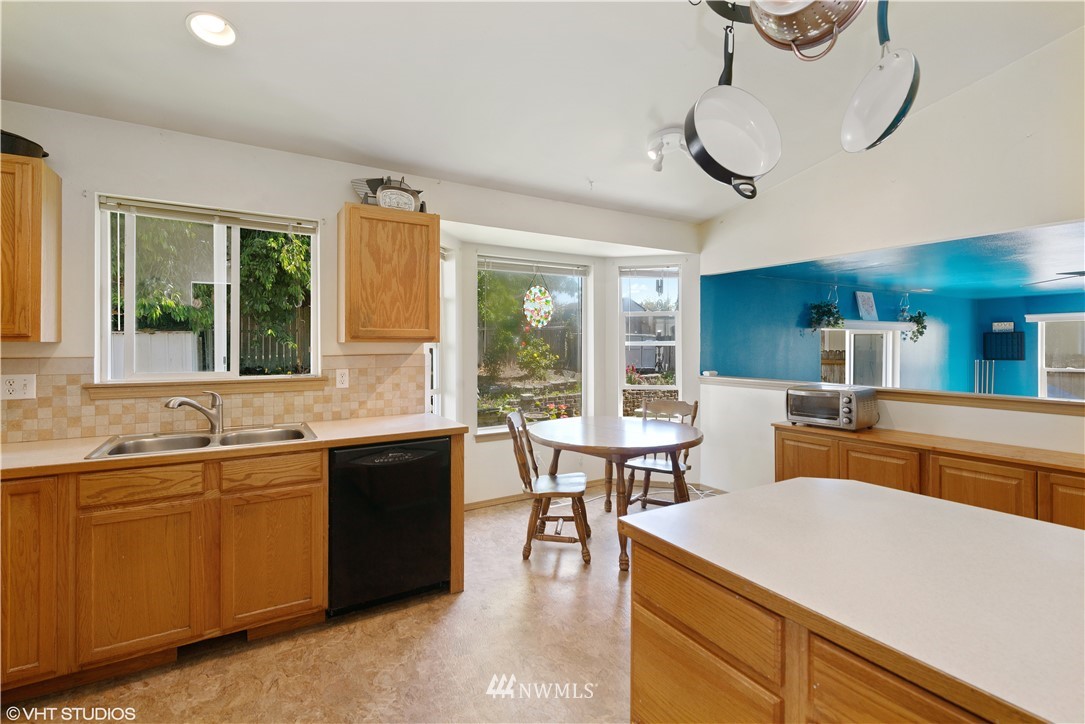1823 164th Street East Tacoma, WA 98445 - Photo 12 of 33