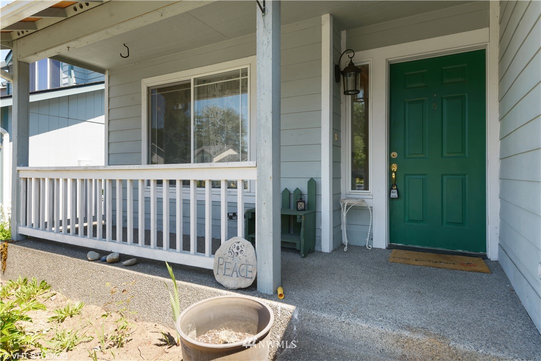 1823 164th Street East Tacoma, WA 98445 - Photo 3 of 33