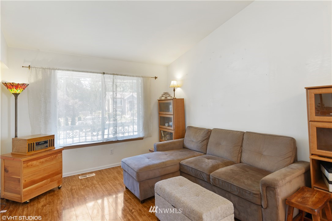 1823 164th Street East Tacoma, WA 98445 - Photo 5 of 33