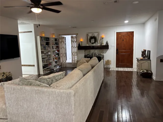 $2,950 | 1710 Hill Top Lane, Kingwood, TX 77339