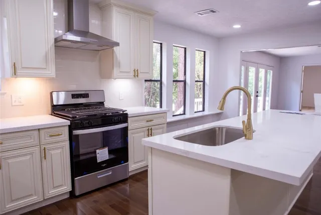 $2,950 | 1710 Hill Top Lane, Kingwood, TX 77339