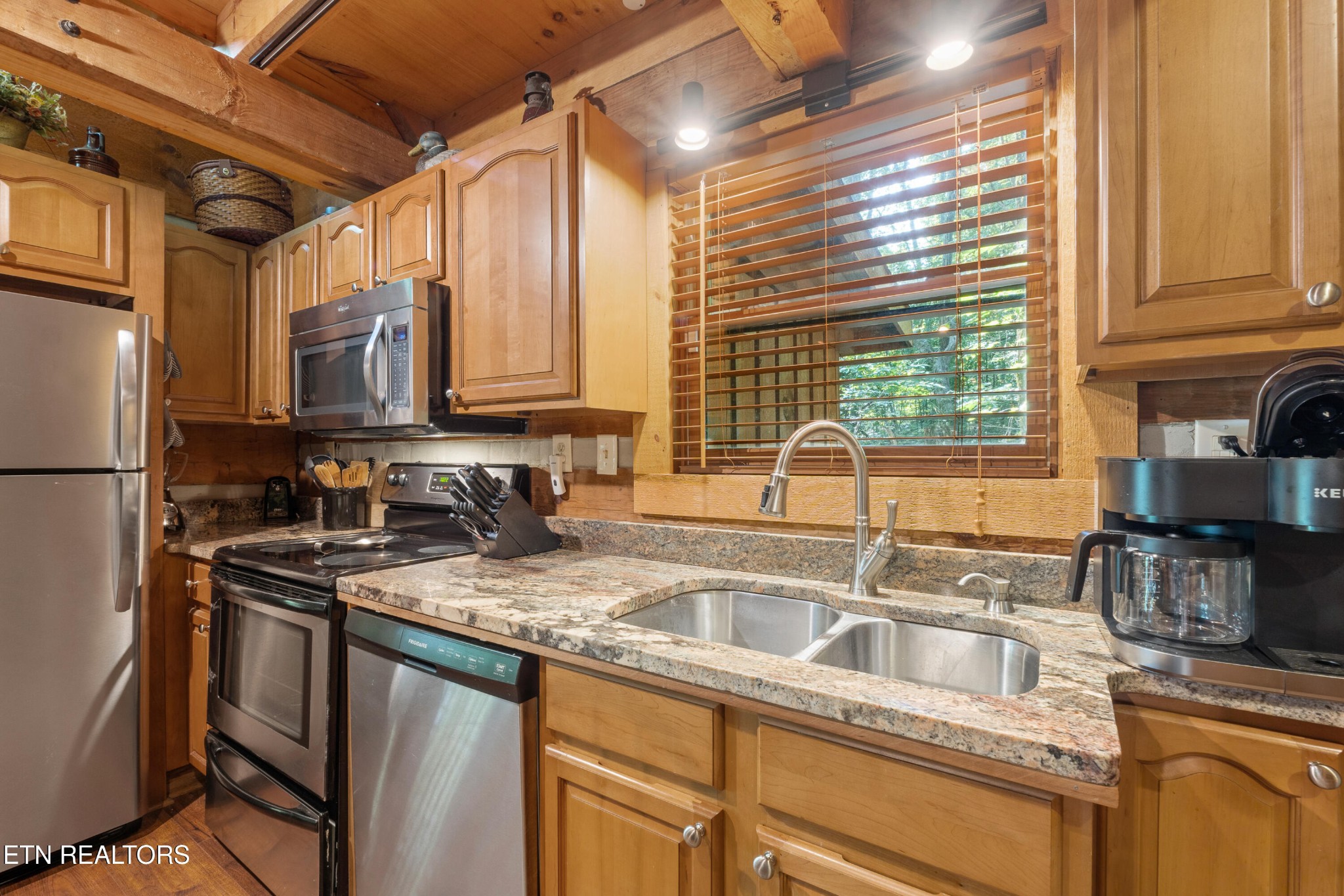 156 Timberwinds Way Townsend, TN 37882 - Photo 10 of 32 Gallery Image 10