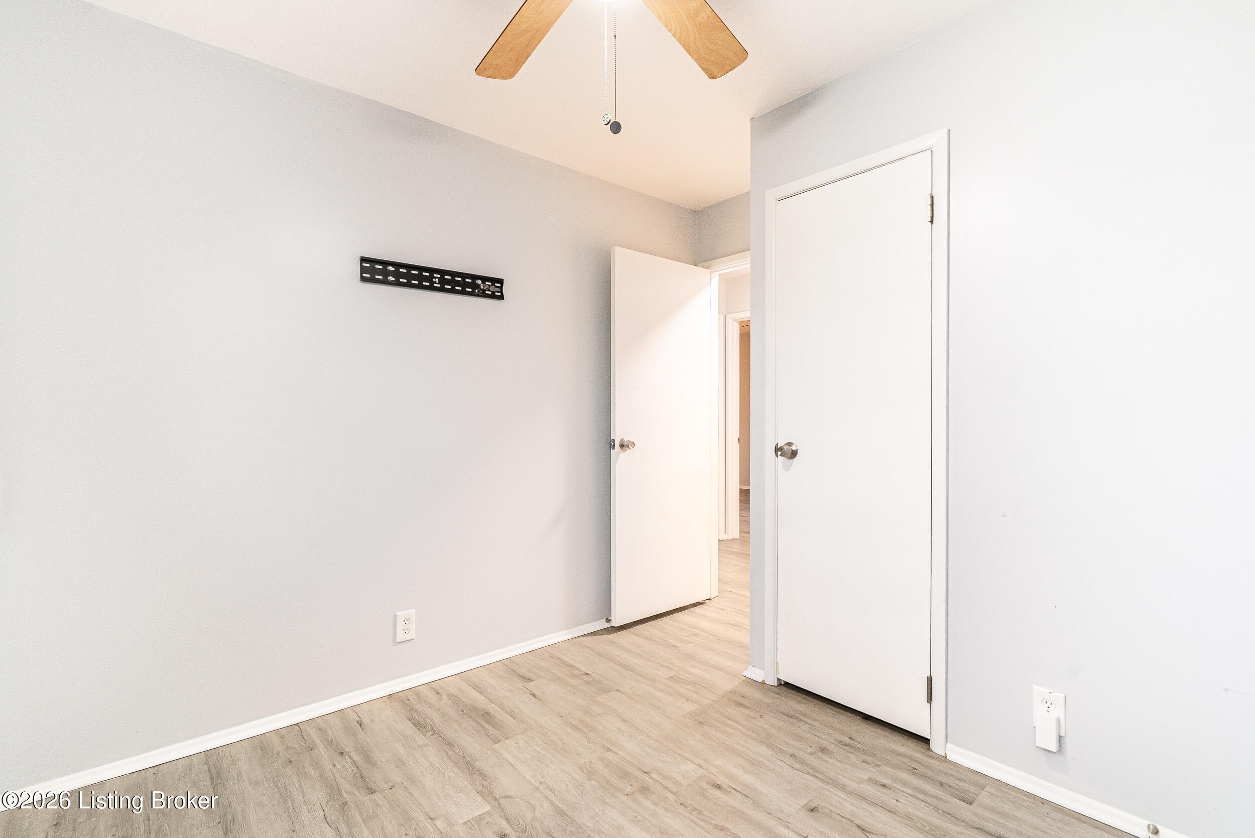 9712 Gandy Road Louisville, KY 40272 - Photo 14 of 27 9712 Gandy Rd-33