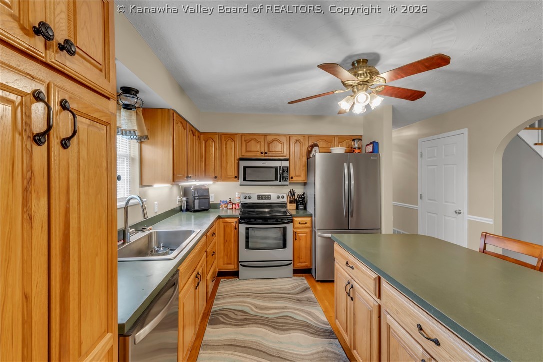 3989 Iva Durst Road Leon, WV 25123 - Photo 4 of 47 Gallery Image 4
