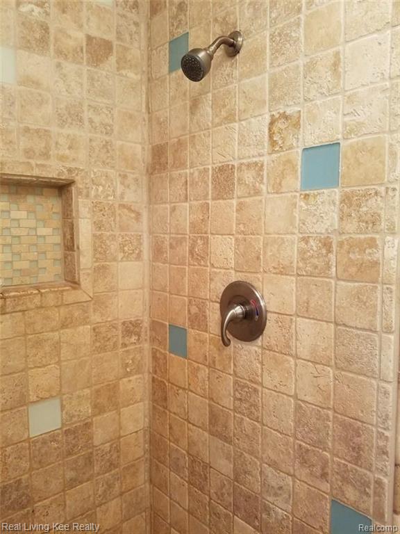 129 Stratford Lane Rochester Hills, MI 48309 - Photo 13 of 18
