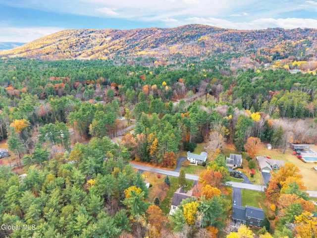 $375,000 | 15 Laurel Lane, Queensbury, NY 12804