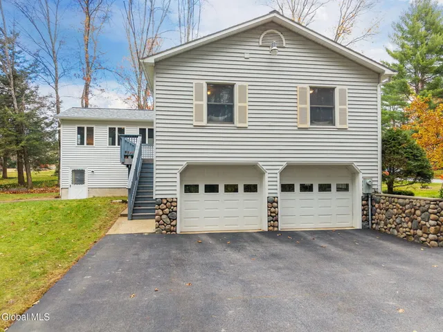 $375,000 | 15 Laurel Lane, Queensbury, NY 12804