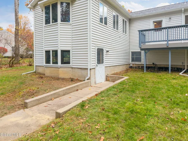 $375,000 | 15 Laurel Lane, Queensbury, NY 12804