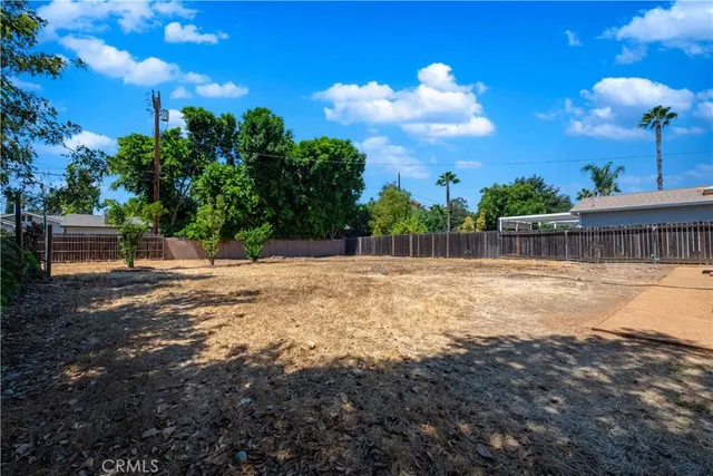 a view of backyard of house