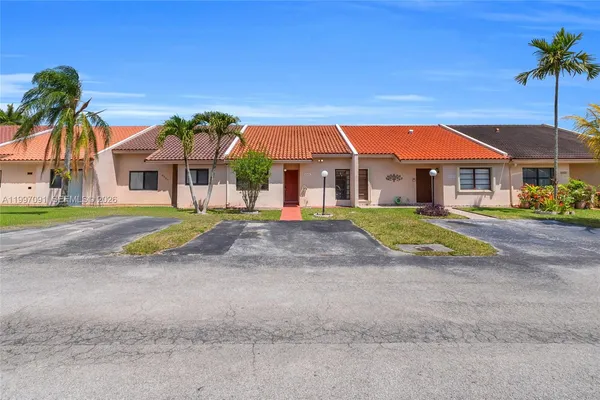 $460,000 | 6323 Southwest 147th Pl Circle, Miami, FL 33193