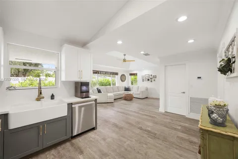 $1,700,000 | 7400 Southwest 170th Terrace, Palmetto Bay, FL 33157