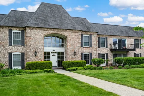 $249,000 | 136 Carriage Way Drive, Unit C112, Burr Ridge, IL 60527