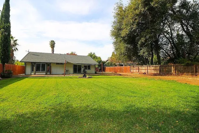 $365,000 | 3527 Adams Lane, Redding, CA 96002