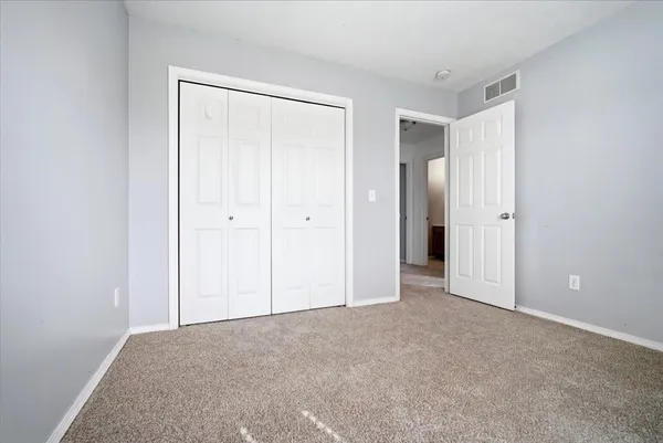 $224,900 | 2719 Gill Street, Bloomington, IL 61704