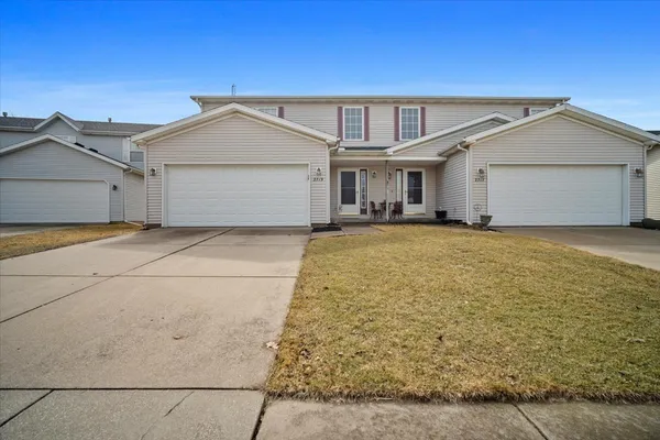 $224,900 | 2719 Gill Street, Bloomington, IL 61704