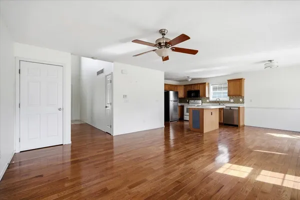 $224,900 | 2719 Gill Street, Bloomington, IL 61704