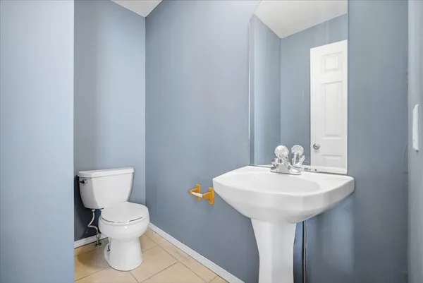 $224,900 | 2719 Gill Street, Bloomington, IL 61704