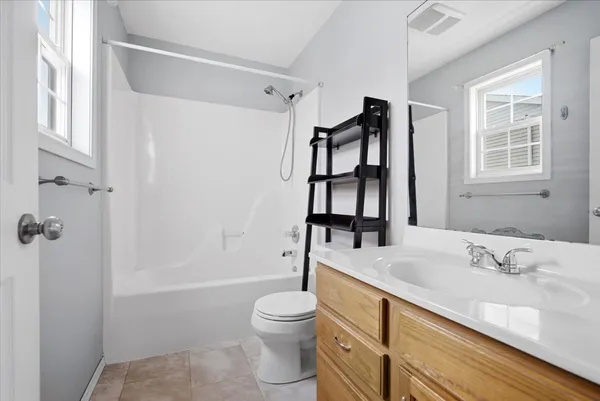 $224,900 | 2719 Gill Street, Bloomington, IL 61704