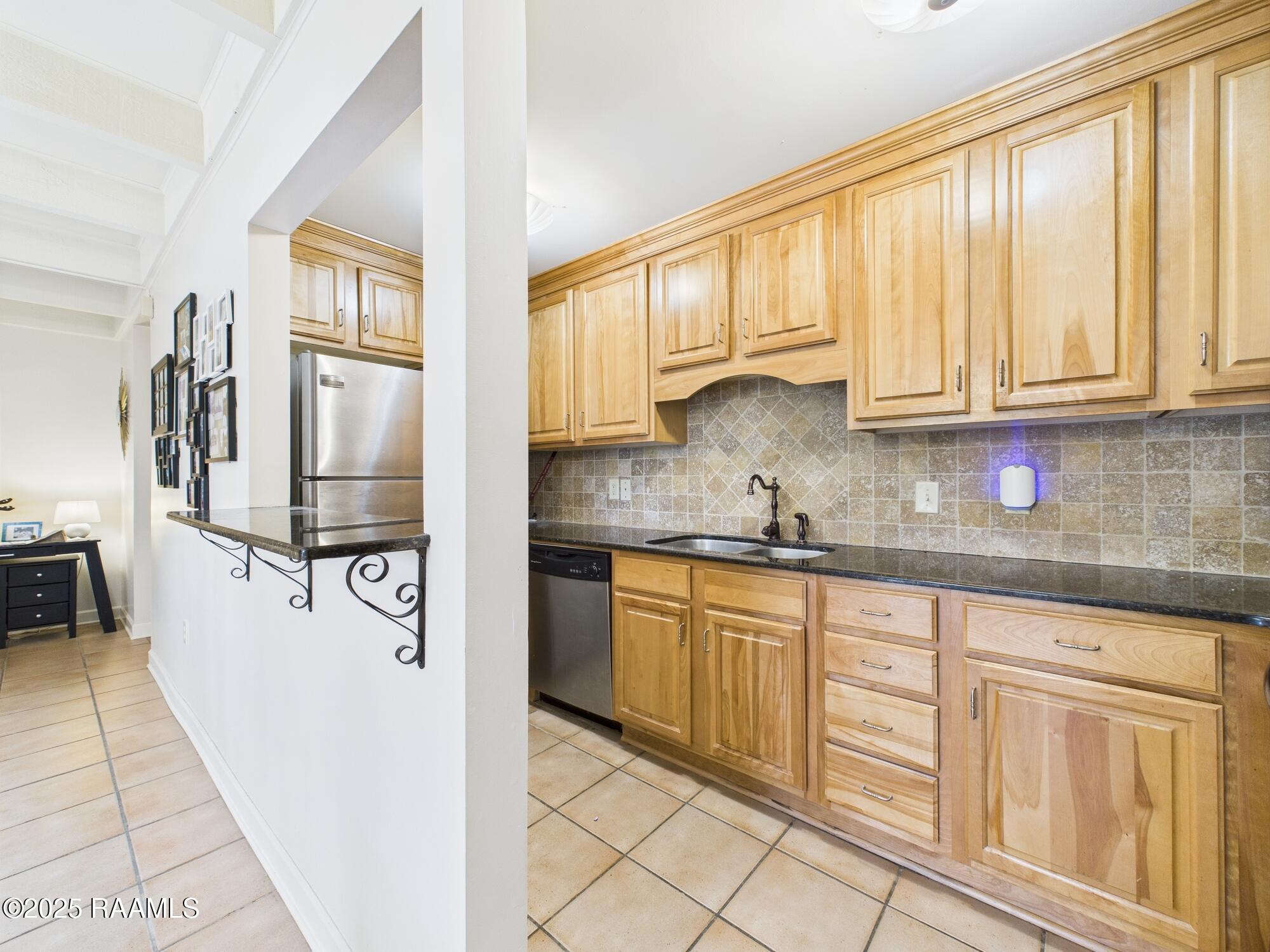 1008 South College Road, Unit 107 Lafayette, LA 70503 - Photo 5 of 15 CAM02220G0-PR0085-STILL003