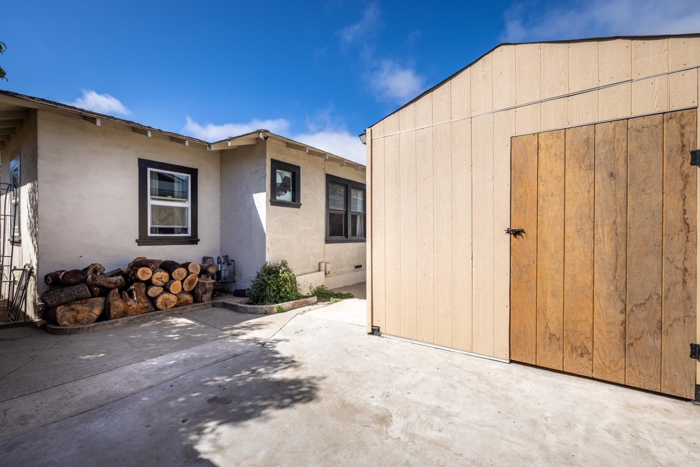 128 Central Avenue Salinas, CA 93901 - Photo 26 of 27 a backyard of a house