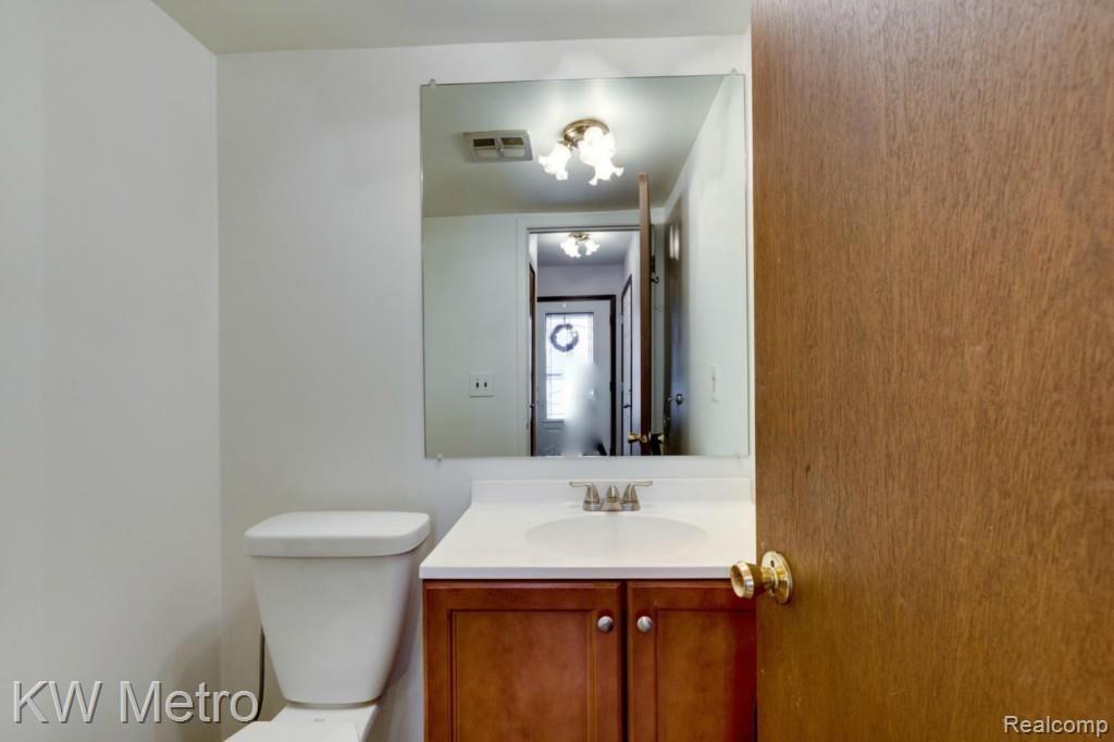 65 Manor Way, Unit 35 Rochester Hills, MI 48309 - Photo 12 of 26