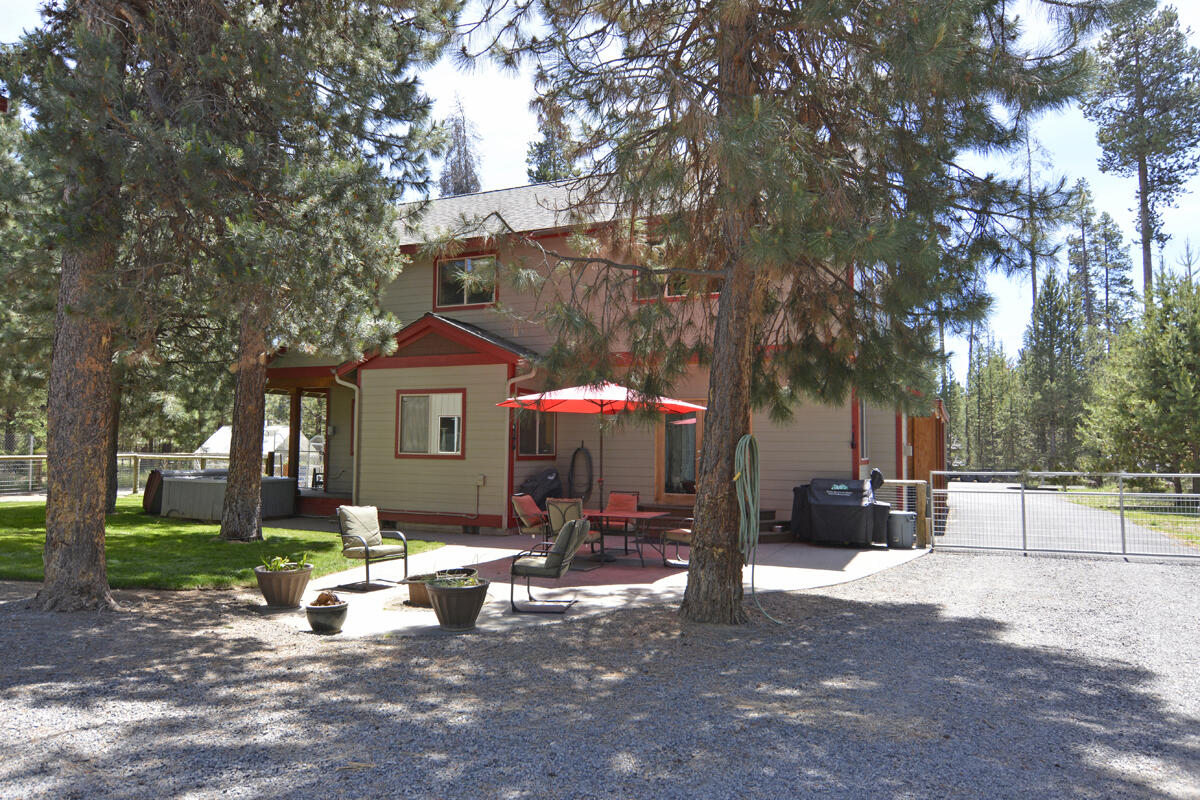 16856 Downey Road Bend, OR 97707 - Photo 9 of 36 08
