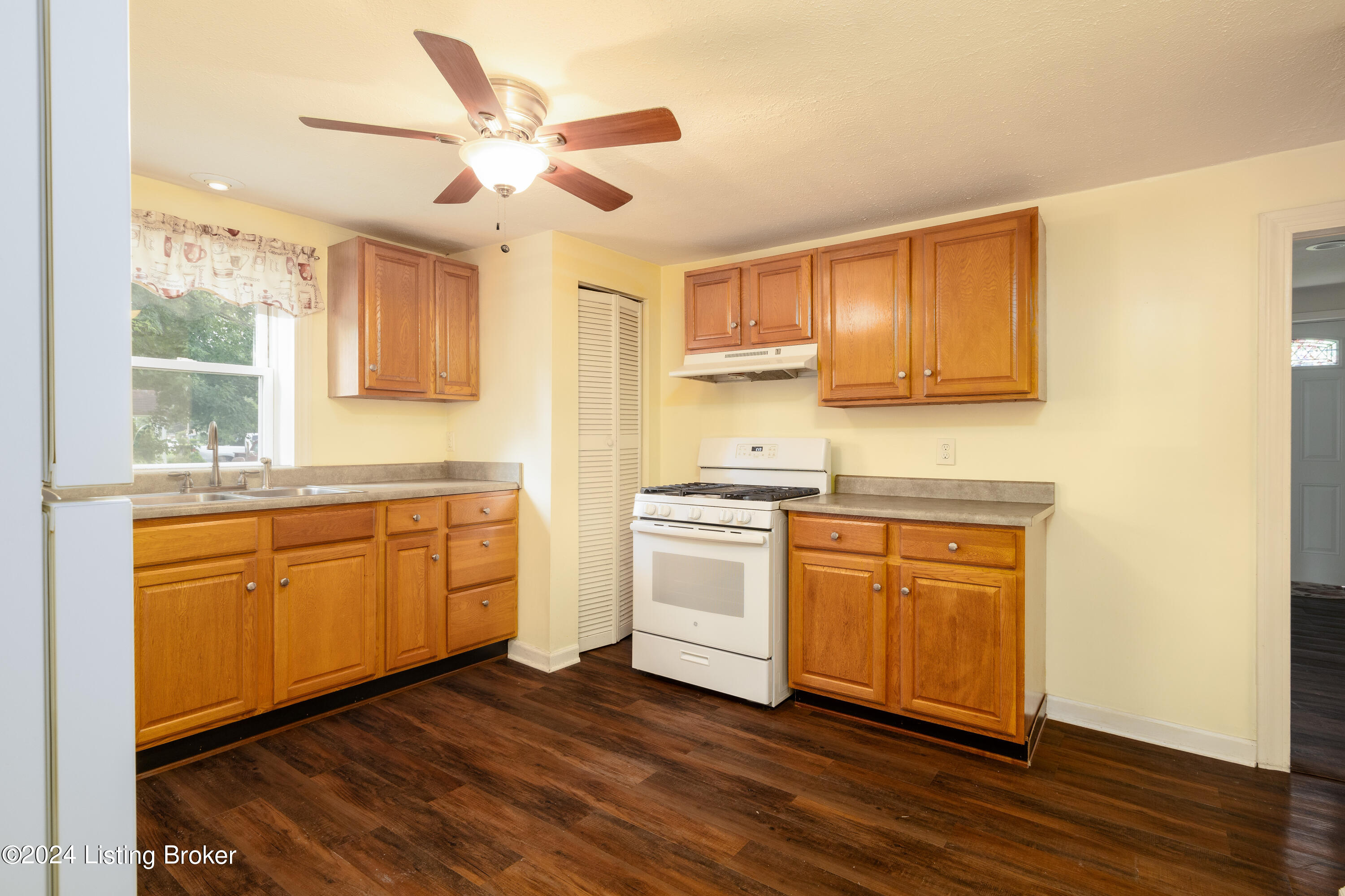 6505 Terry Road Louisville, KY 40258 - Photo 22 of 27 GE7A0912-Edit