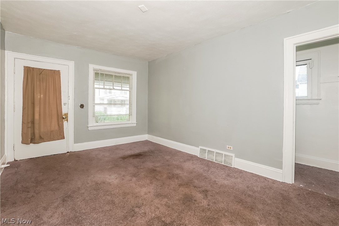883 Alhambra Road Cleveland, OH 44110 - Photo 4 of 25