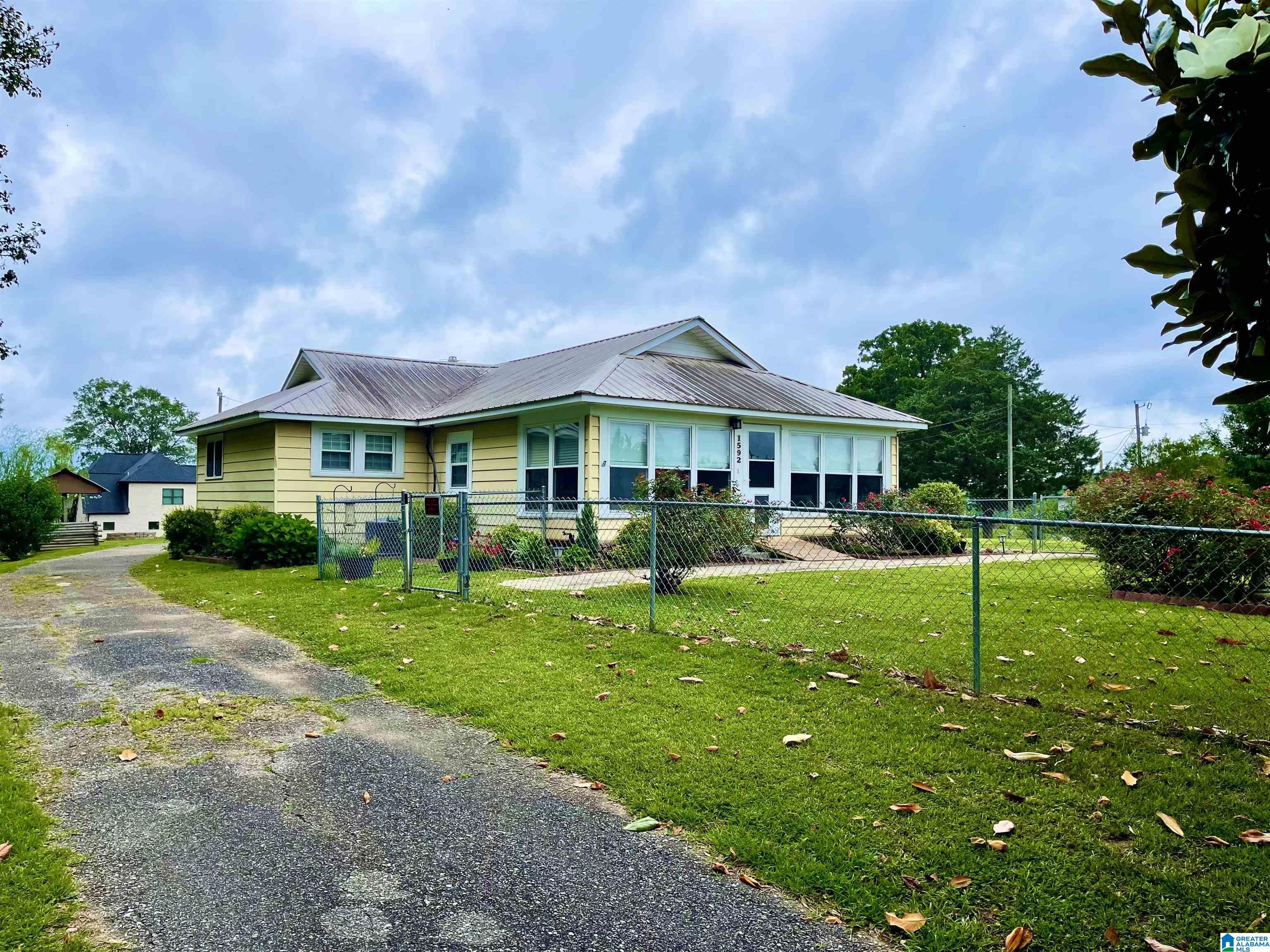 1592 Driving Range Road Cropwell, AL 35054 - Photo 1 of 25